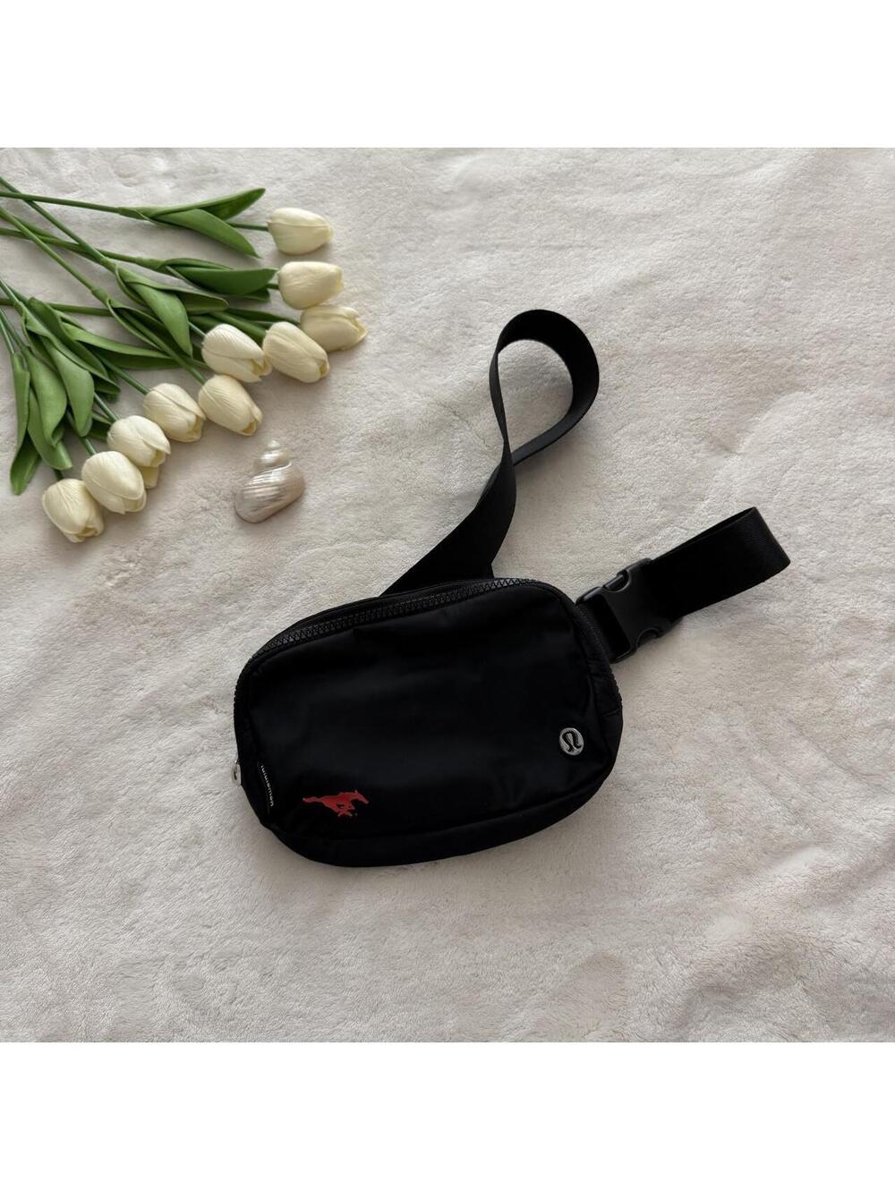 Lululemon belt bag